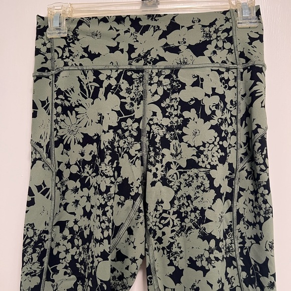 Lululemon in movement 25 inch - Picture 3 of 5